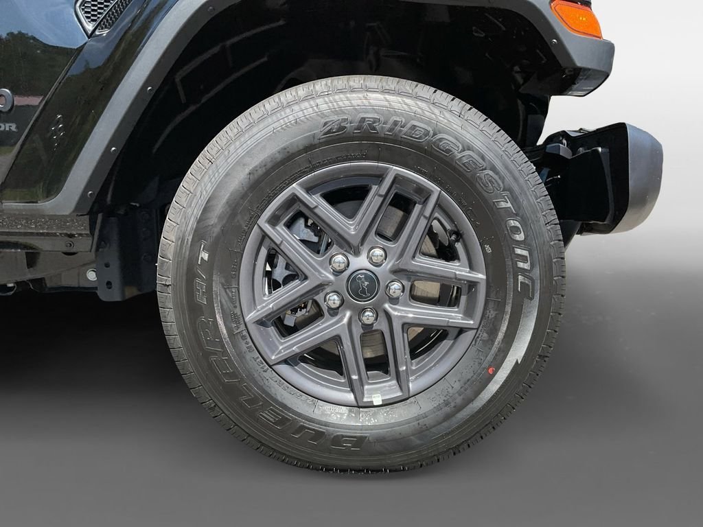 New 2025 Black Clear-Coat Exterior Paint Jeep Sport S image 8