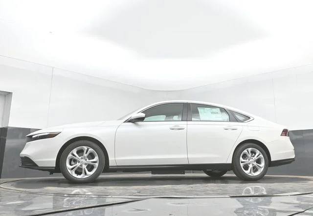 New 2026 Platinum White Pearl Honda LX image 45