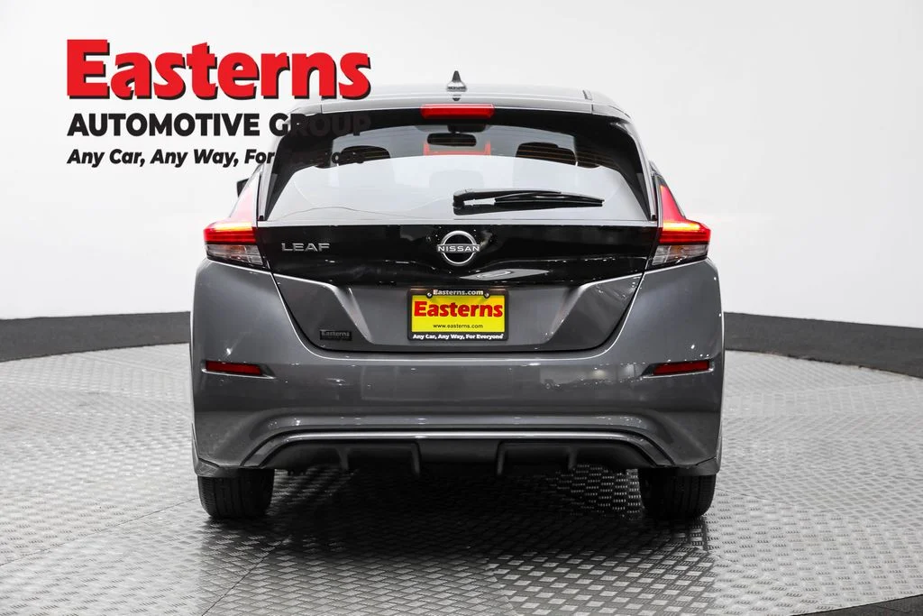 Used 2024 Gray Nissan S image 6
