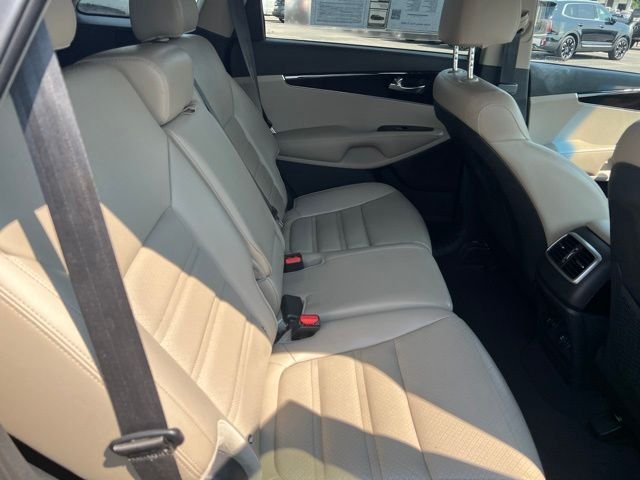 Used 2020 Black Kia EX image 5