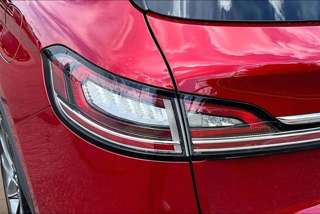 Used 2020 Red Lincoln Reserve image 30