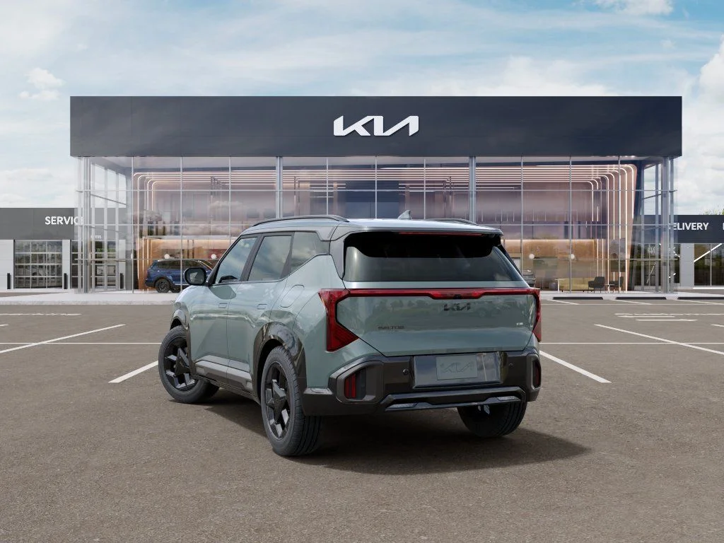 New 2027 Iceberg Green Kia X-Line S image 4