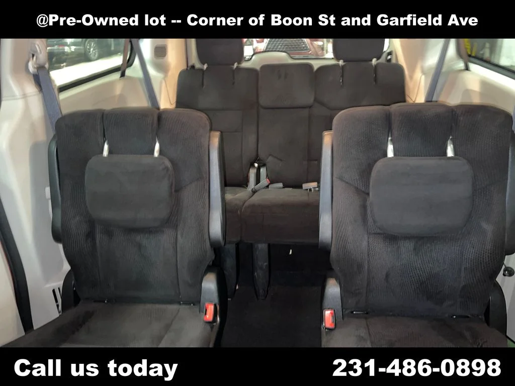 Used 2014 Red Dodge SXT image 26