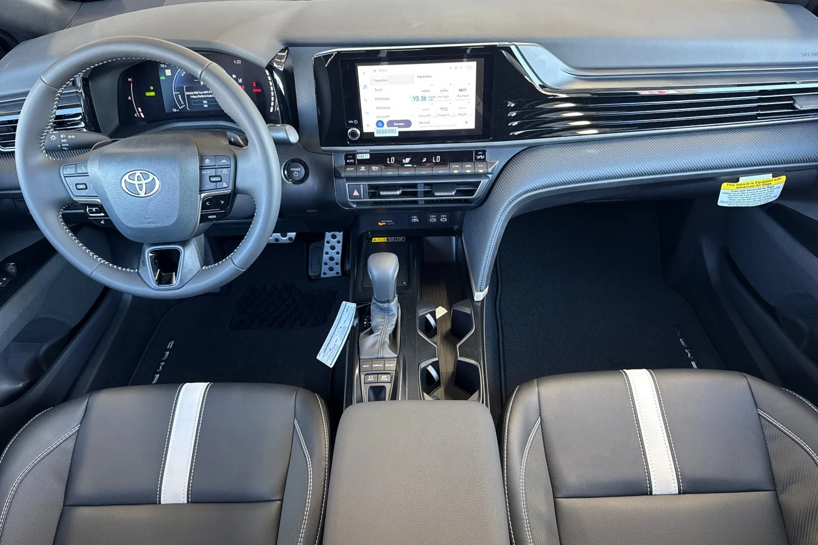 2026 Toyota Camry SE - Photo 12