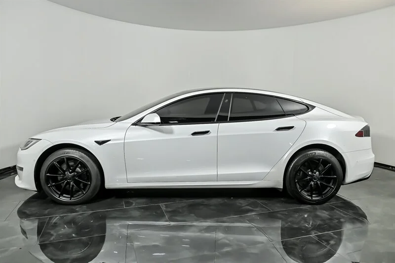 Used 2021 Pearl White Multi-Coat Tesla Plaid image 6