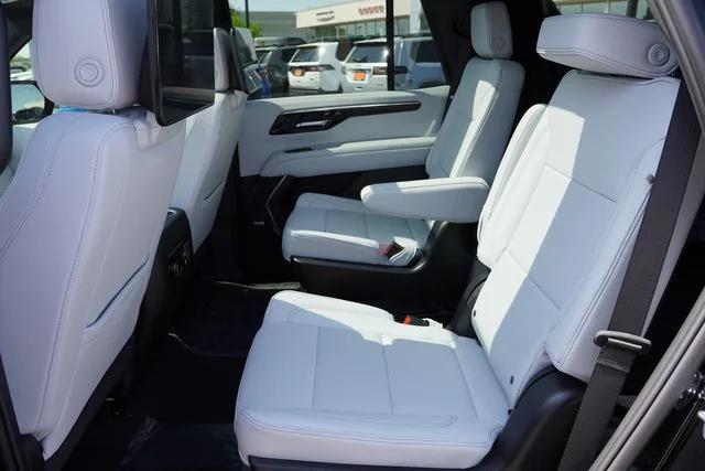 Used 2025 Black Chevrolet Premier image 18