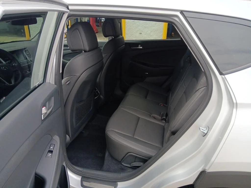 Used 2018 Molten Silver Hyundai Limited image 30