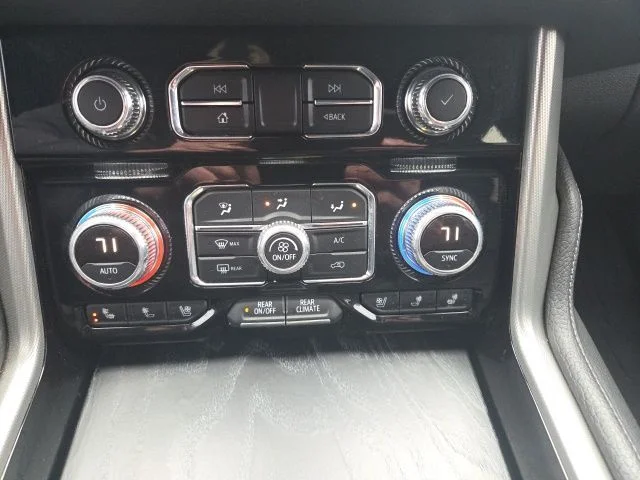 Used 2021 White Frost Tri-Coat GMC Denali image 29