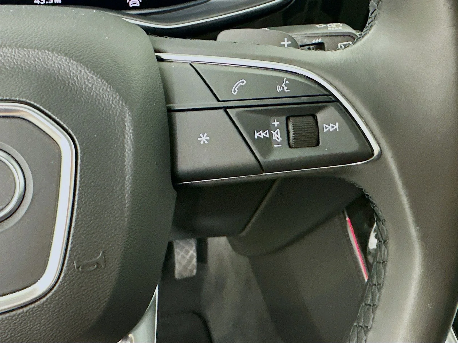Used 2021 White Audi  image 19