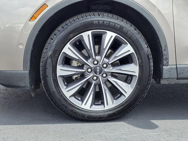 Used 2021 Mocha Lincoln Reserve image 32