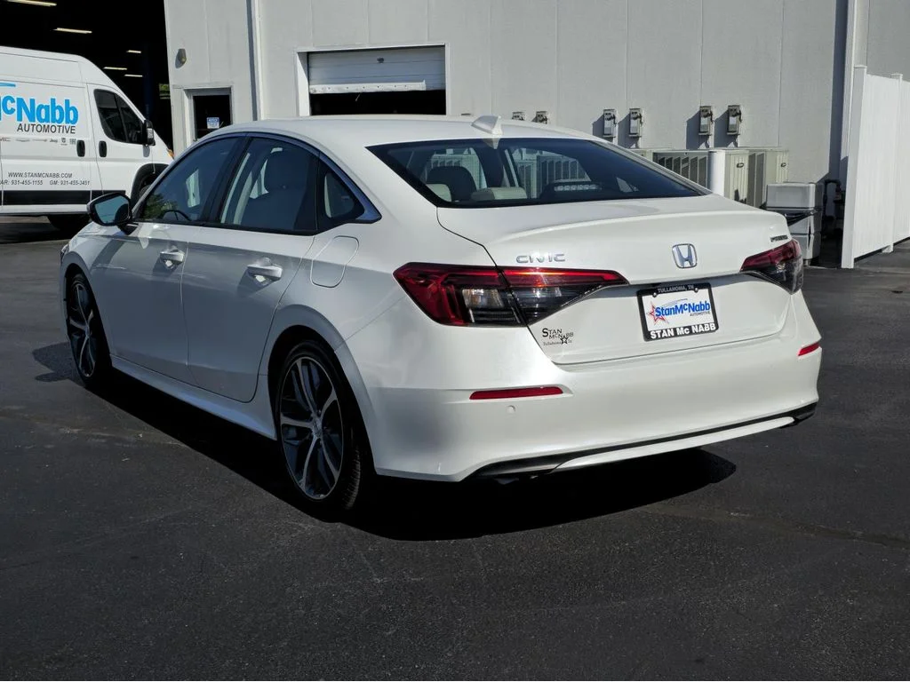 Used 2024 White Honda Touring image 5