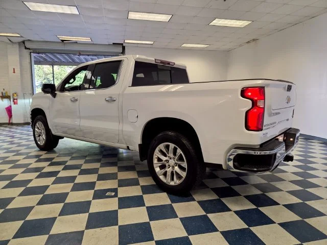 Used 2022 IRIDESCENT PEARL TRICOAT Chevrolet LTZ image 5