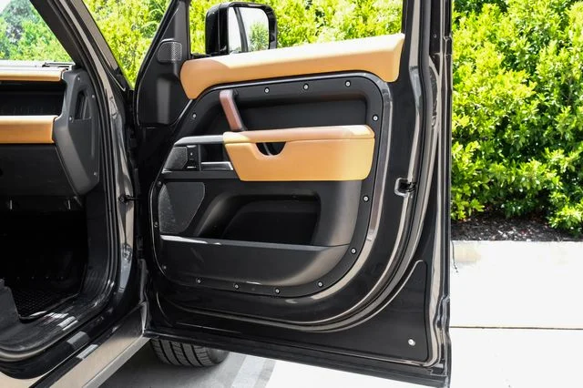 Used 2024 Santorini Black Metallic Land Rover X image 54