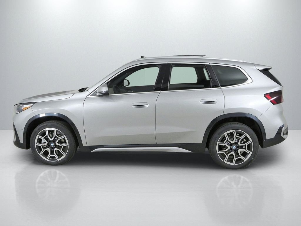 New 2026 Space Silver Metallic BMW xDrive28i image 15