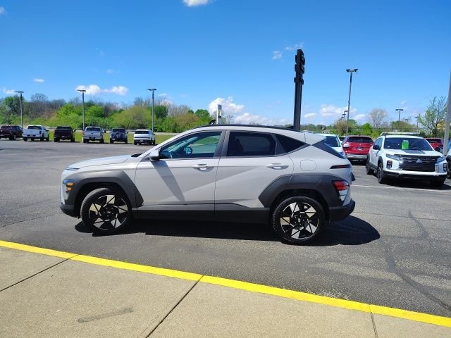 Used 2025 Gray Hyundai SEL image 4