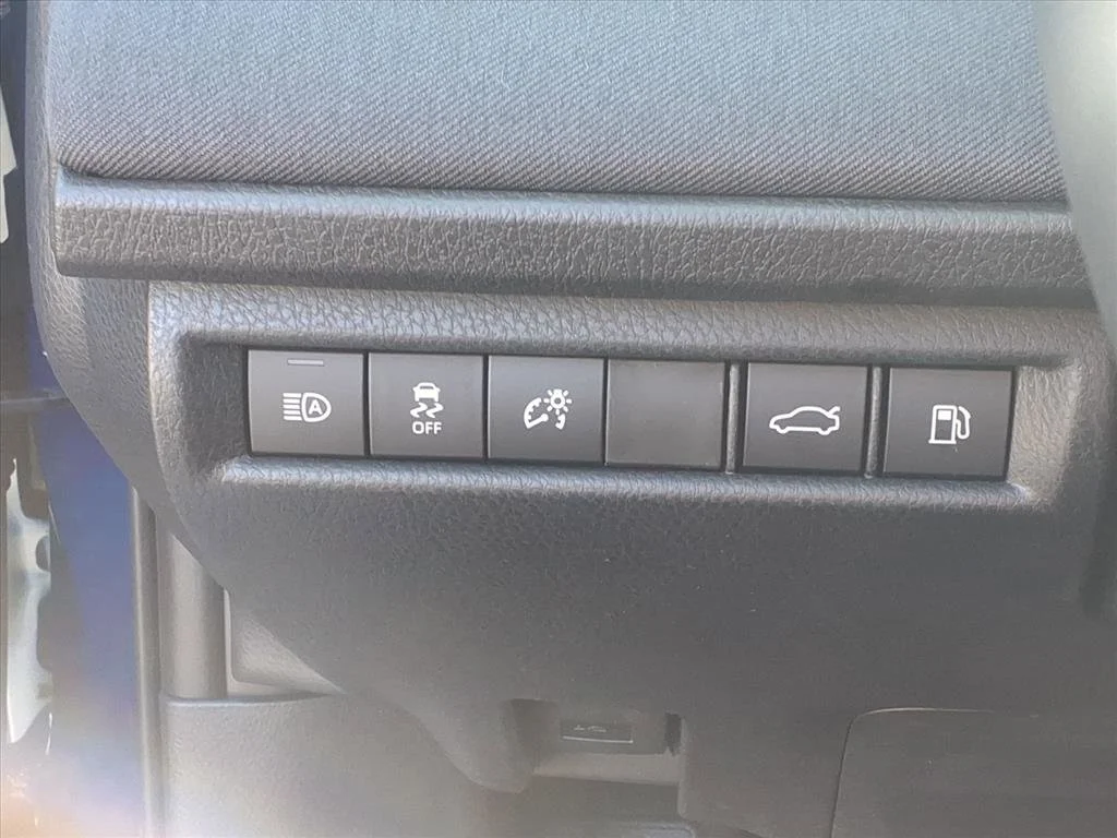 2026 Toyota Camry LE - Photo 13