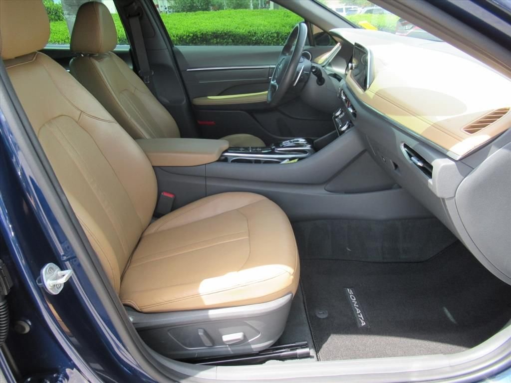 Used 2021 Blue Hyundai Limited image 10