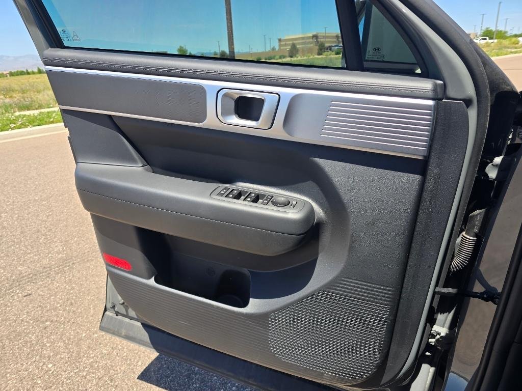 New 2026 Hampton Gray Hyundai SE image 18