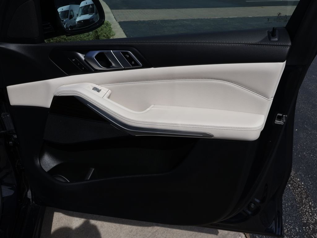 Used 2023 Carbon Black Metallic BMW xDrive40i image 79