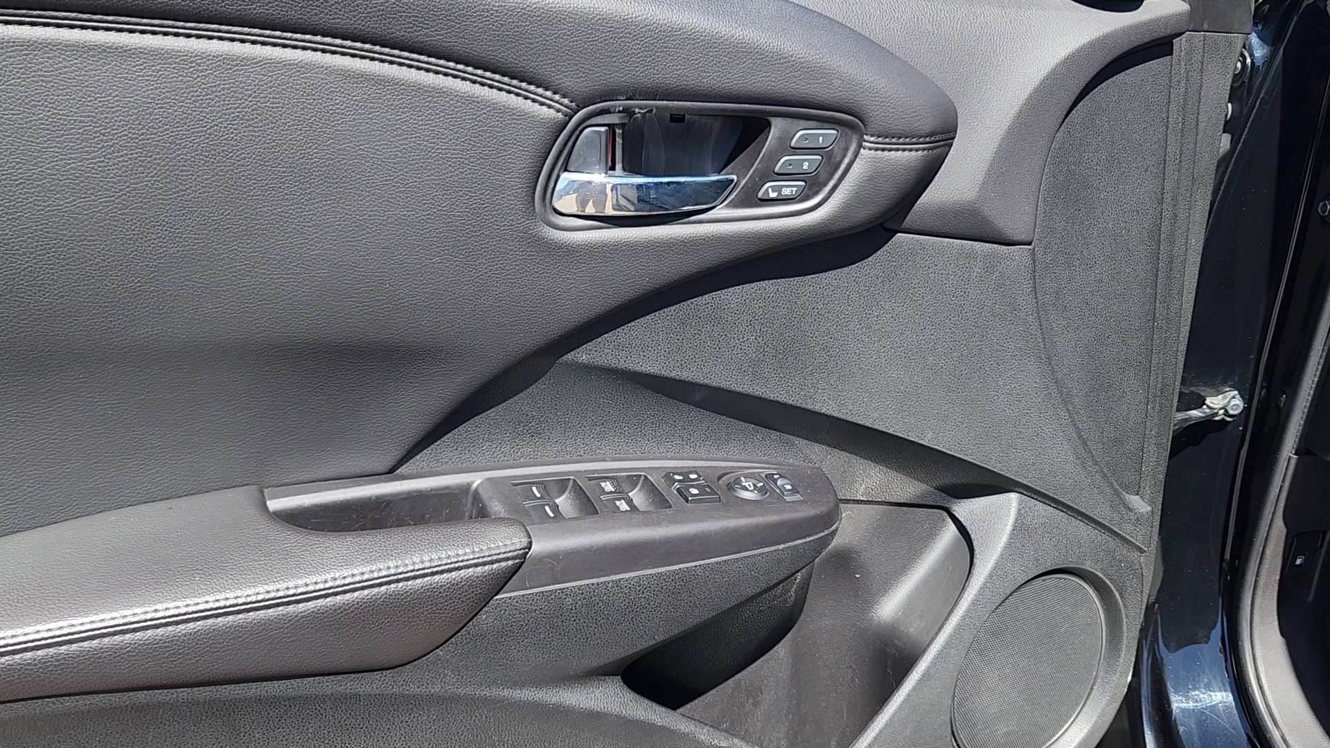 Used 2014 Crystal Black Pearl Acura Tech Pkg image 19