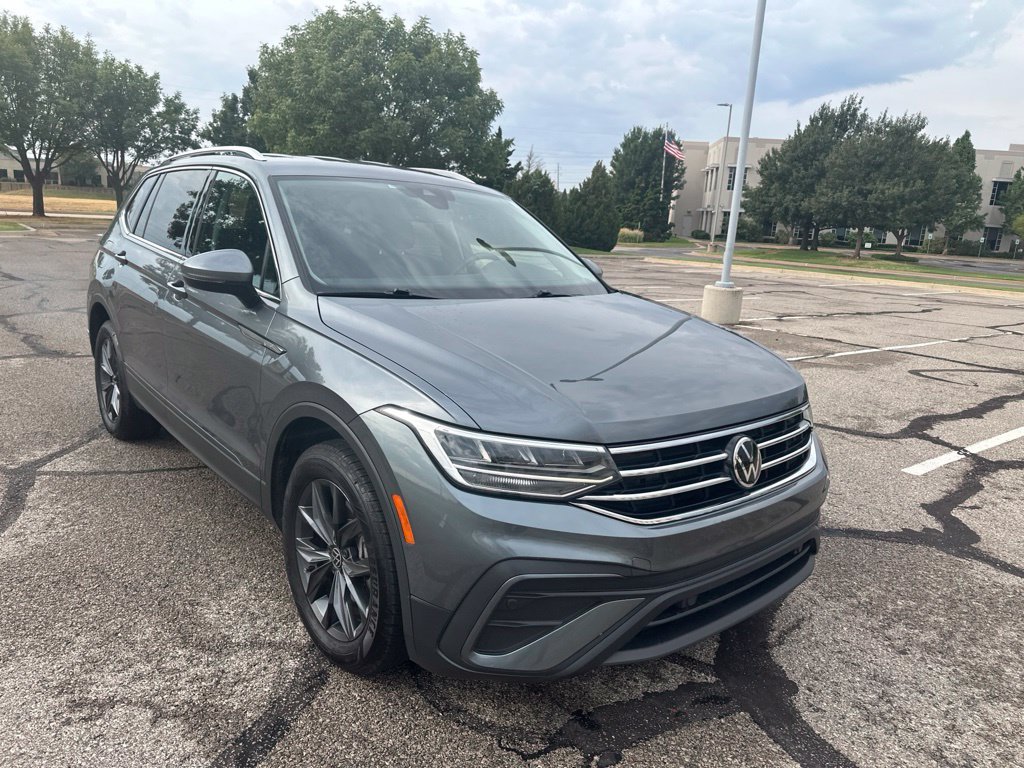 Used 2022 Gray Volkswagen 2.0T SE image 3