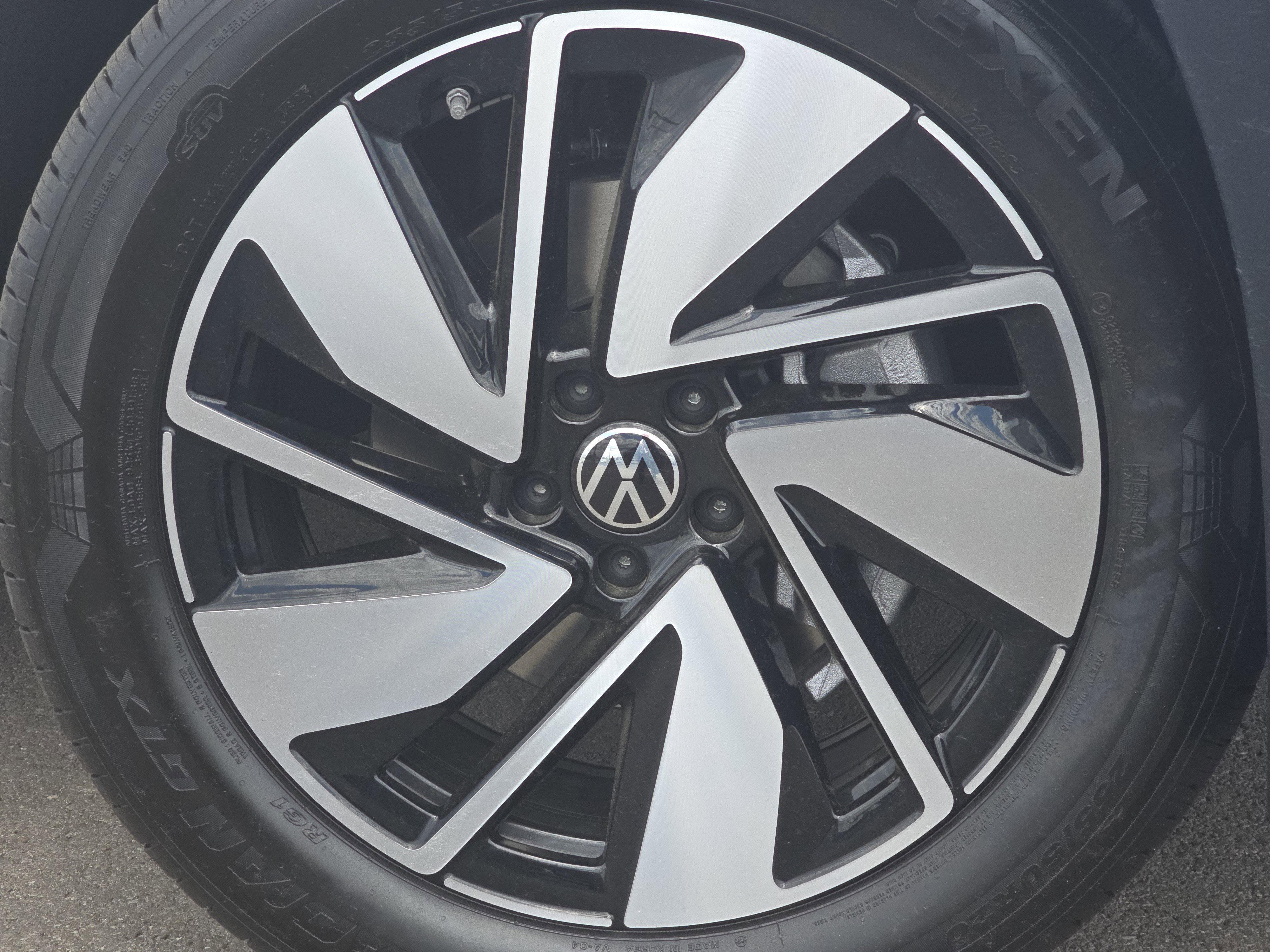 New 2026 Opal White Pearl Volkswagen 2.0T SEL image 16