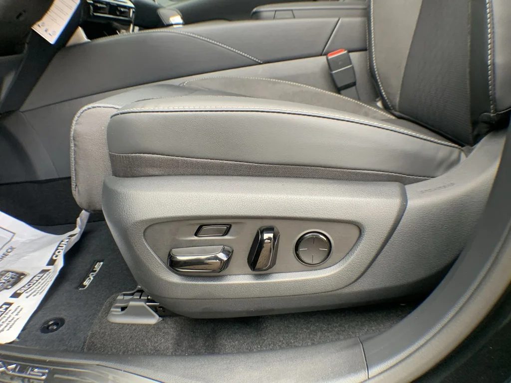 2026 Lexus RX PHEV 450h+ - Photo 12