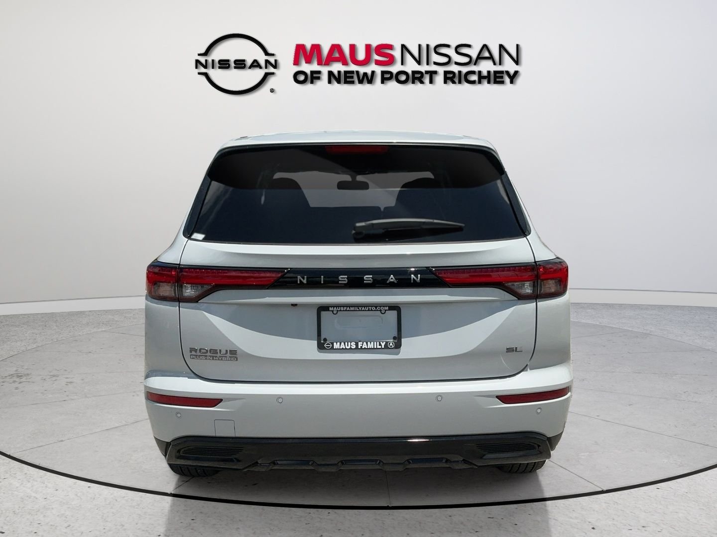 New 2026 White Nissan SL image 9