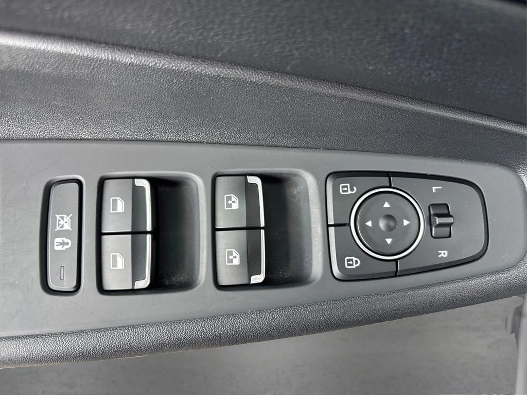 Used 2020 Green Hyundai SEL image 32