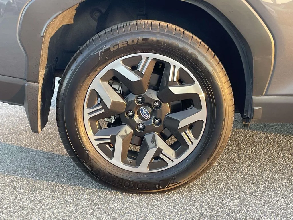 Used 2025 Magnetite Gray Metallic Subaru Premium image 29