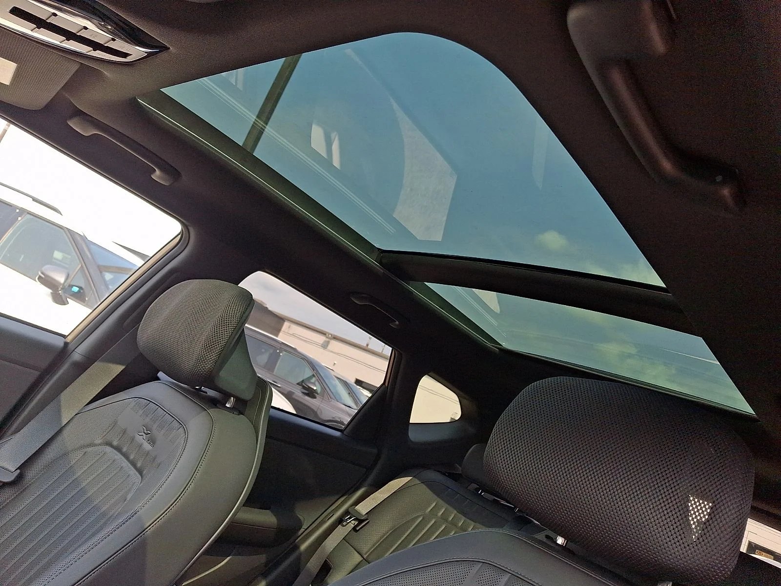 New 2027 Brown Kia X-Line S image 12