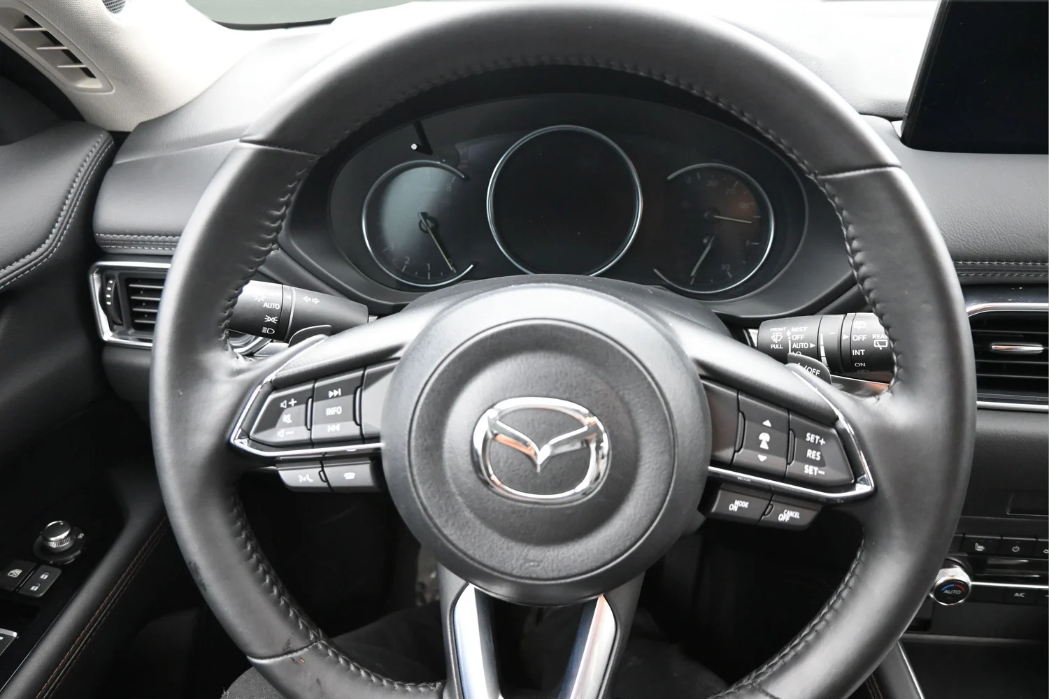 Used 2023 White Mazda 2.5 S Premium Package image 18