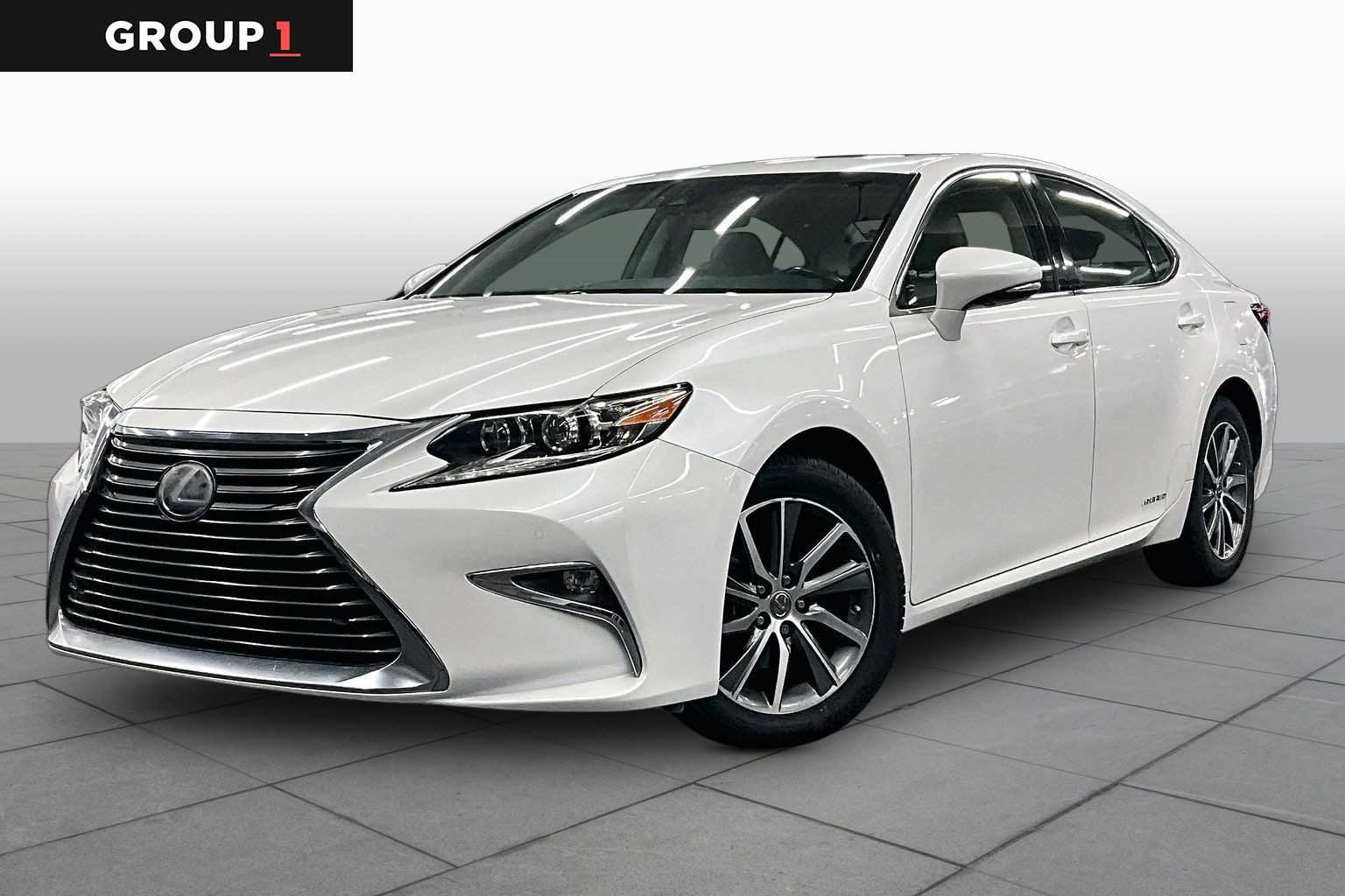 2018 Lexus ES 350 300h's photo