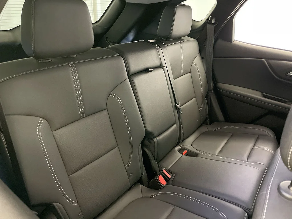 Used 2024 Radiant Red Tintcoat Chevrolet LT image 27