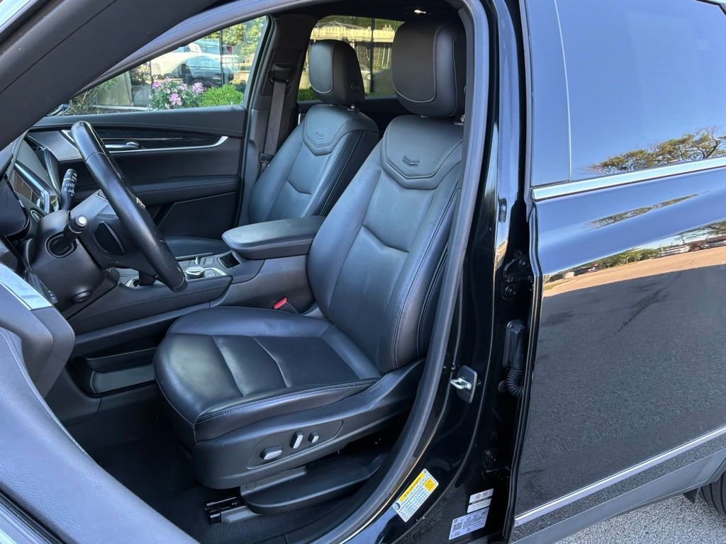 Used 2023 Stellar Black Metallic Cadillac Premium Luxury image 11