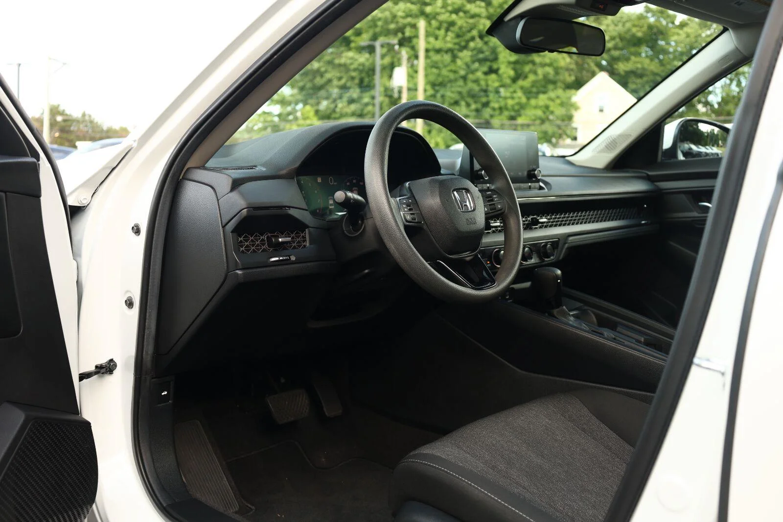 Used 2024 Platinum White Pearl Honda EX image 13
