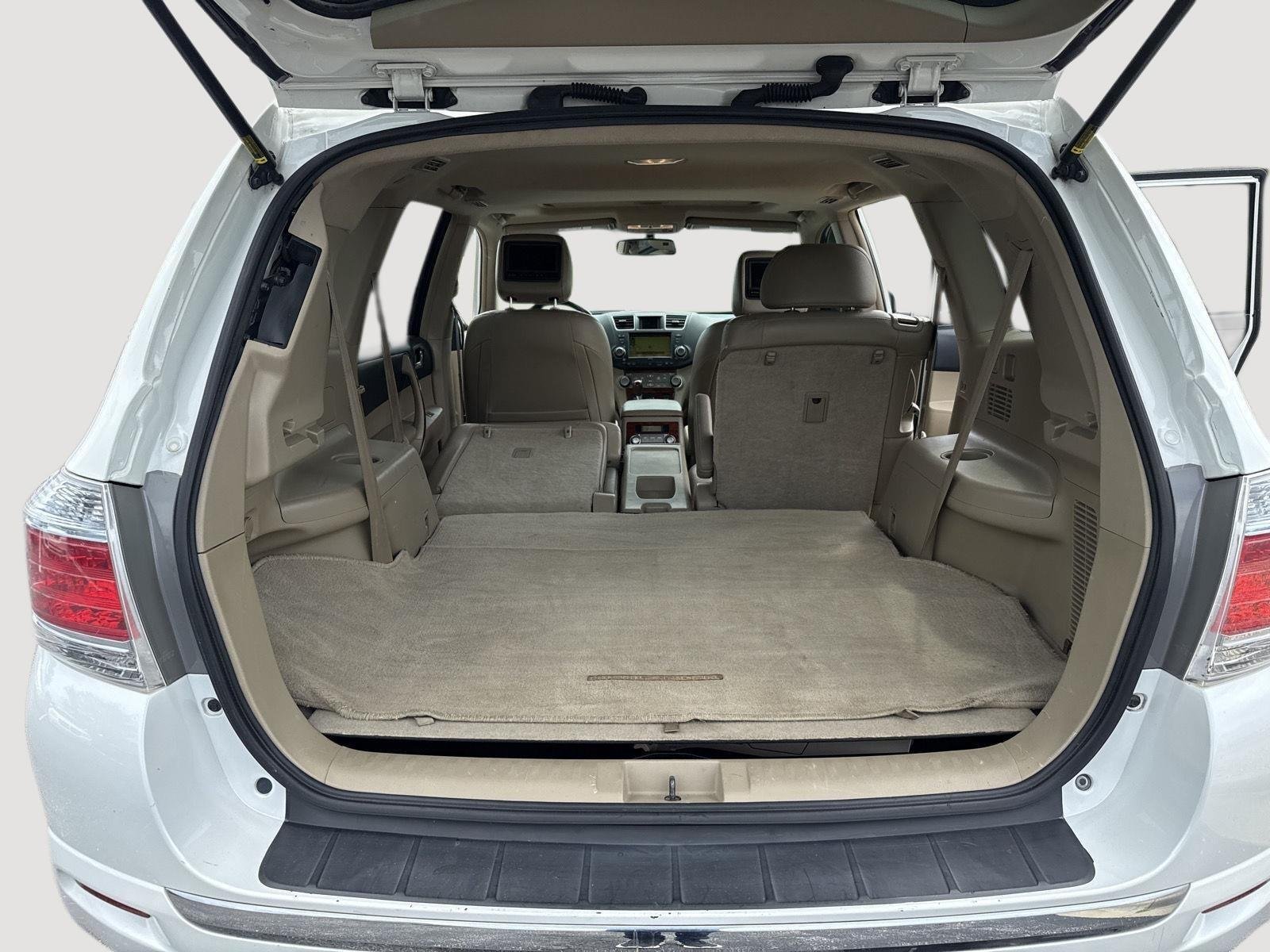Used 2012 Blizzard Pearl Toyota Limited image 8