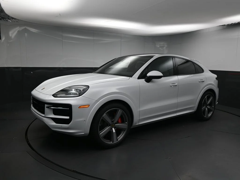 2026 Porsche Cayenne S's photo