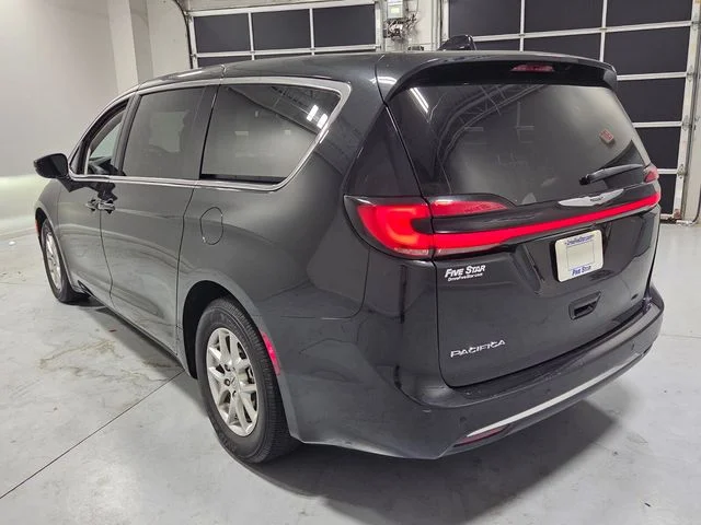 Used 2023 Black Chrysler Touring L image 9