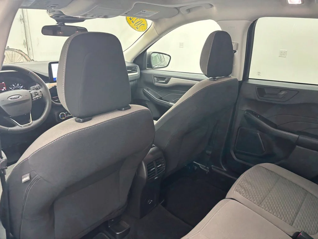 Used 2022 Gray Ford SE image 33