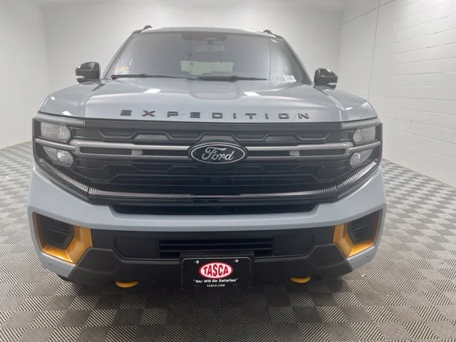 Used 2025 Gray Ford Tremor image 3