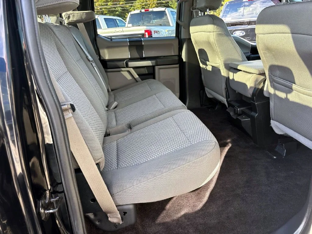 Used 2017  Ford XLT image 14