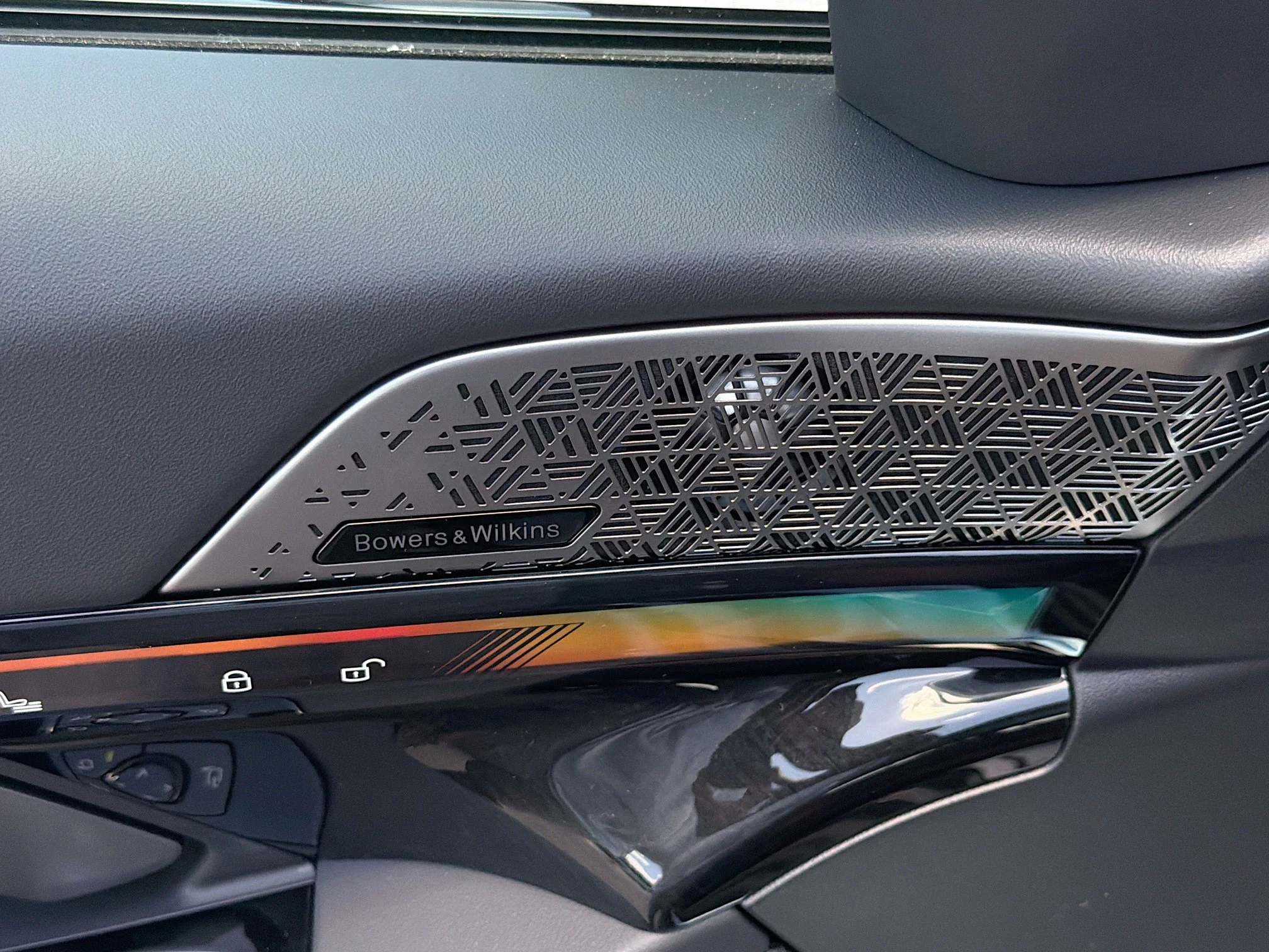 New 2027 Dark Graphite Metallic BMW 530i image 23