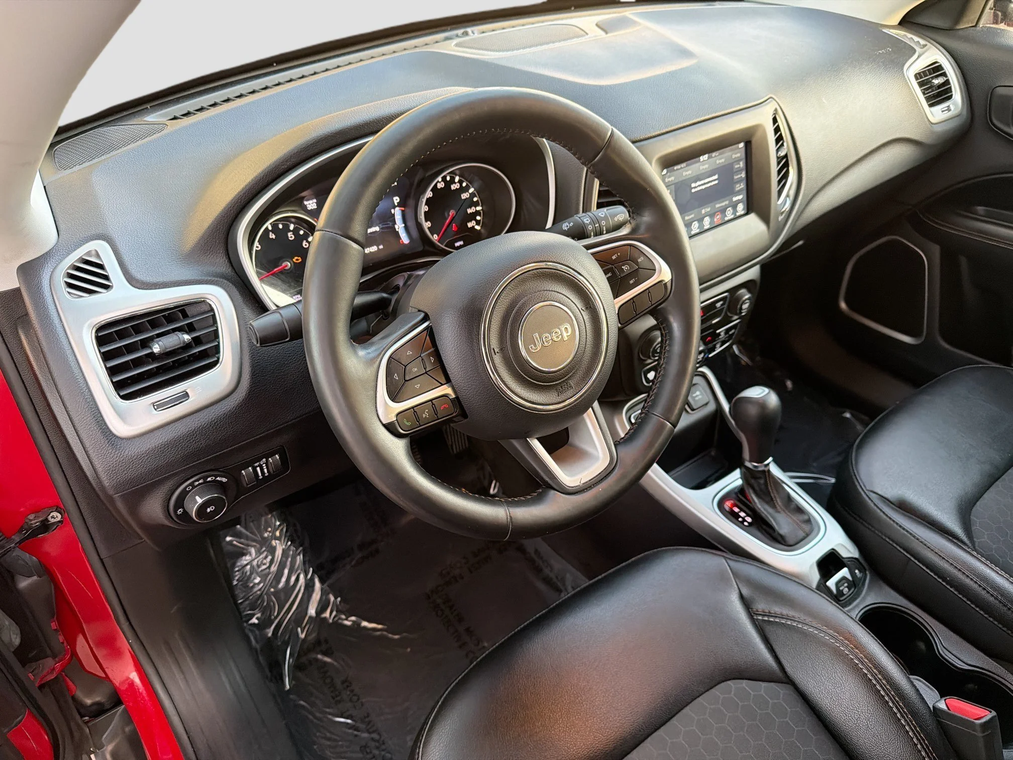 Used 2018 Redline Pearlcoat Jeep Latitude image 25
