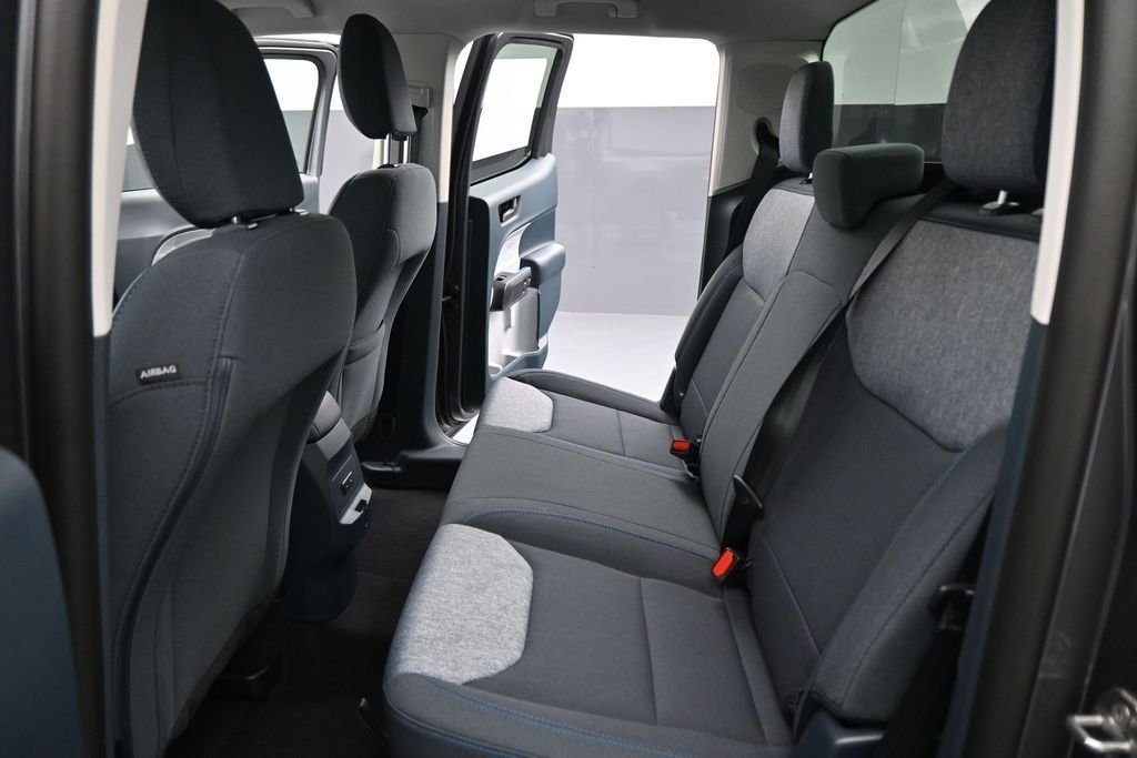 New 2026 Carbonized Gray Metallic Ford XLT image 18