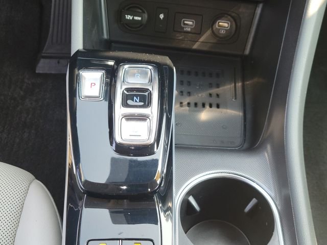Used 2020 Black Hyundai Limited image 26