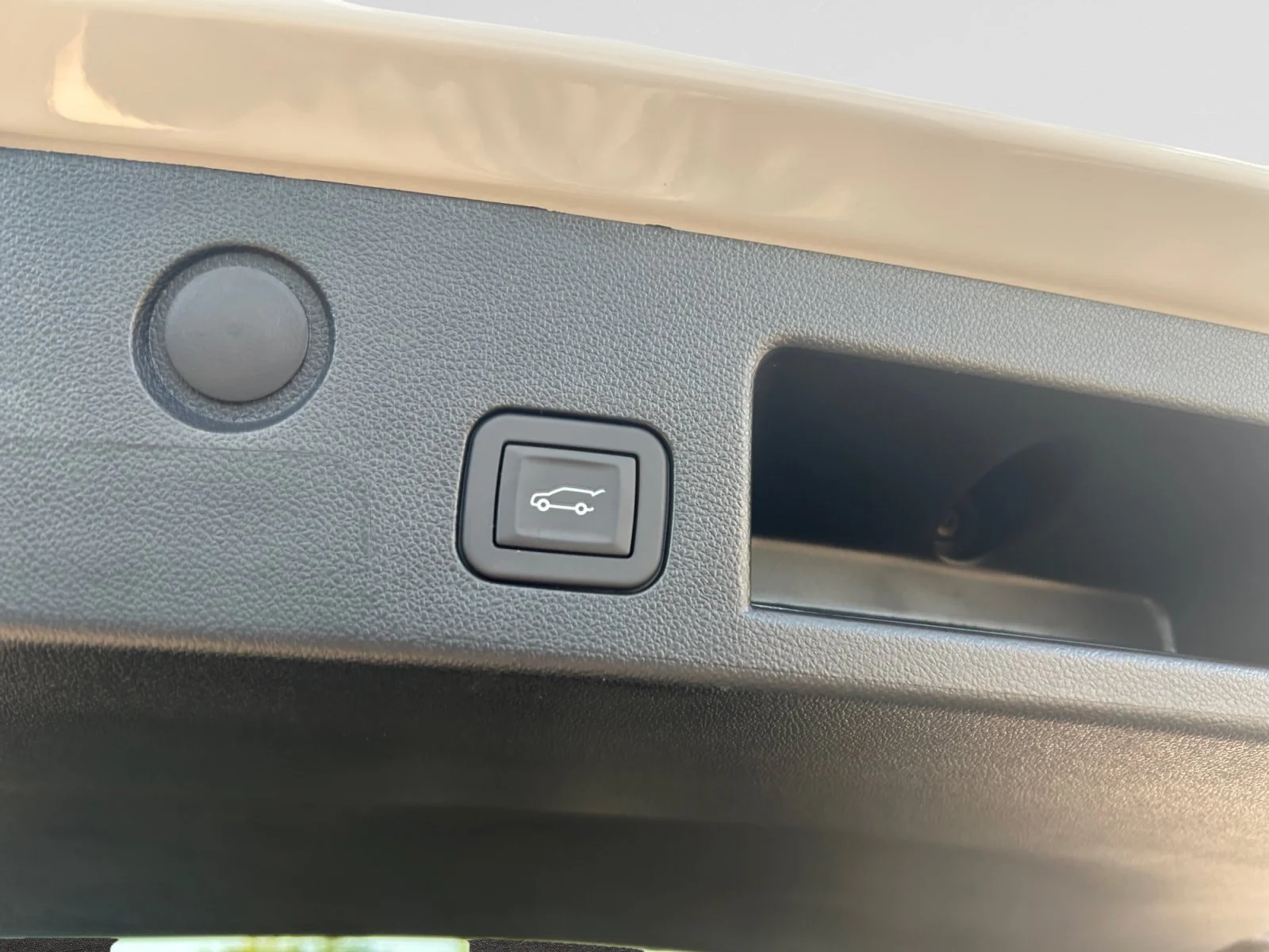 New 2027 Summit White GMC AWD AT4 image 11