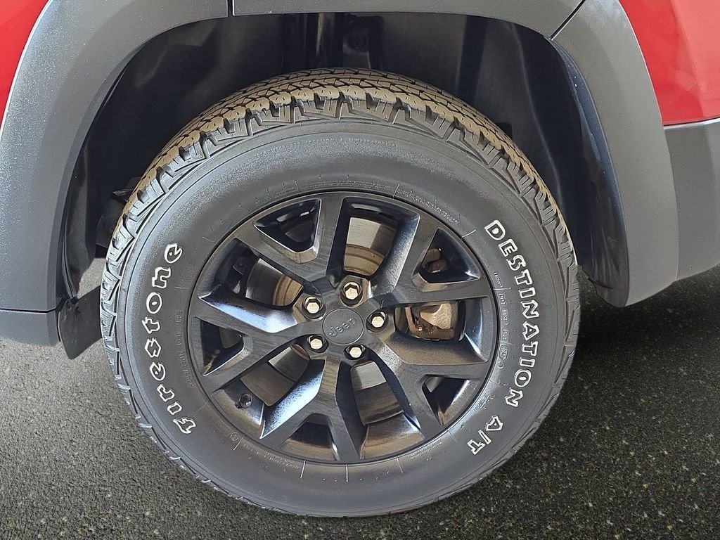 Used 2017 Red Jeep Trailhawk image 37