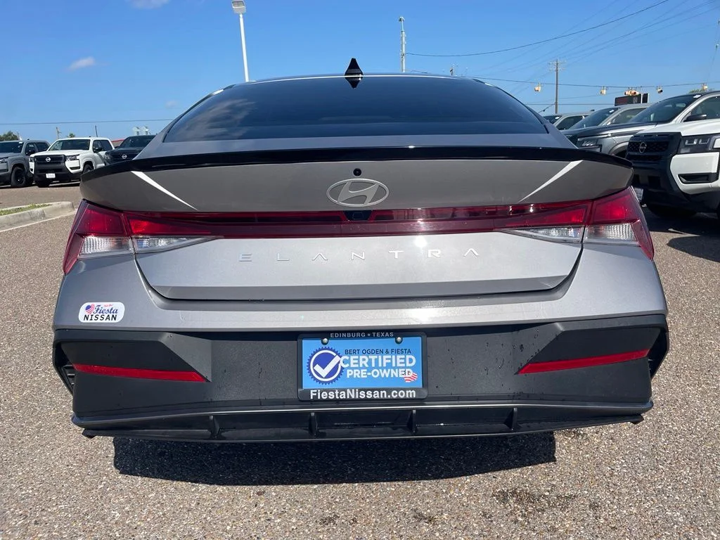 Used 2025 Gray Hyundai SEL Sport image 6