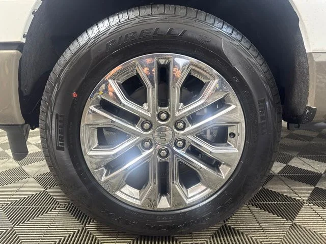 New 2026 Star White Metallic Tri-Coat Ford King Ranch image 10